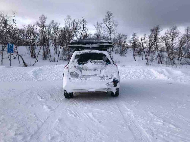 reise-ans-nordkapp-und-zurück-rebeccaontheroof-tarnung-ist-alles-suzuki-vitara