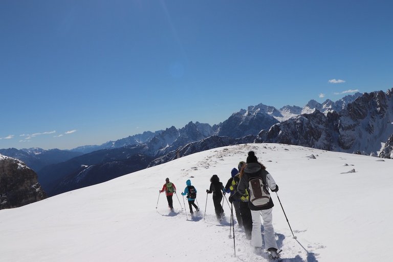 3-Zinnen-Tre-Cima-Di-lavaredo-dolomiti-winter-schneeschuhtour-buchen-rebeccaontheroof-walking