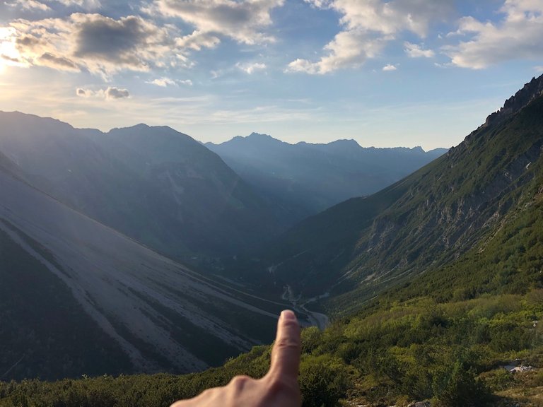 Lünersee Umrundung Blick auf den Parkplatz der Schattenlaganthütte