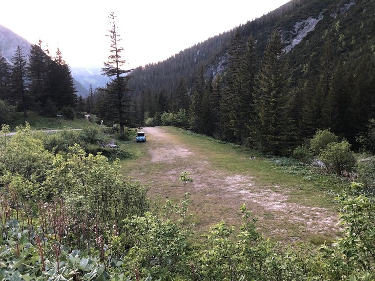 Lünersee Parkplatz mit nur einem Auto zu sehen