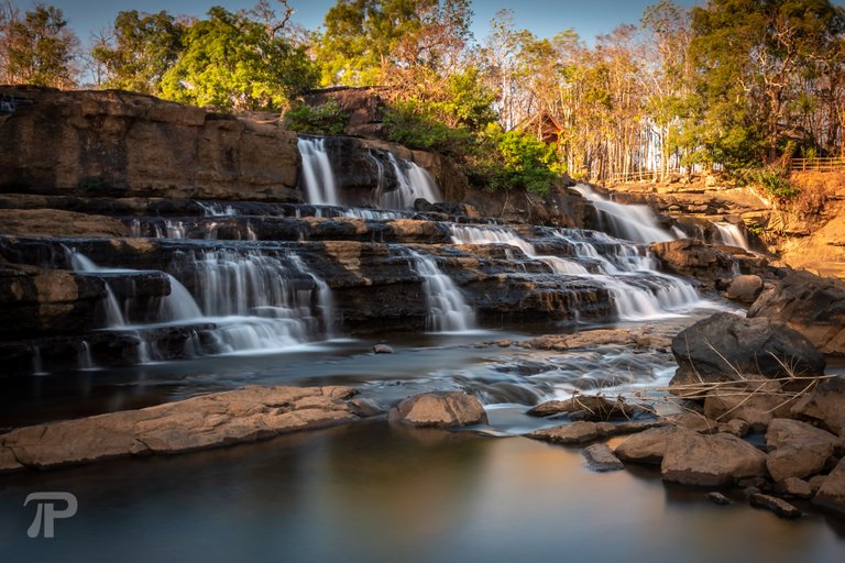 Tad Lo waterfall