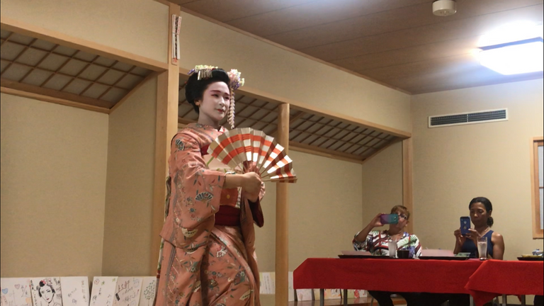 Maiko performance 