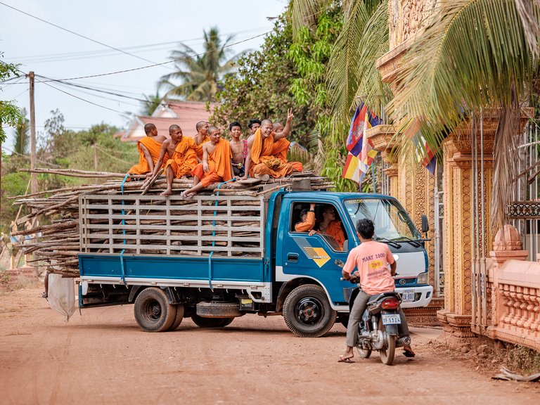 A delivery of monks ;-)