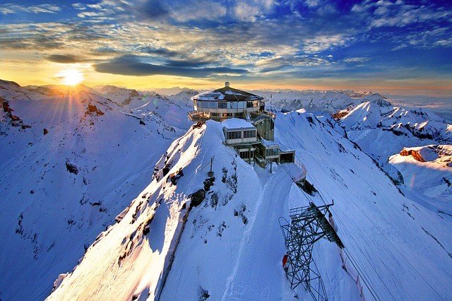 s-schilthorn-3033448_640.jpg