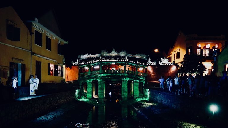 Japanese Bridge Hoi An, Vietnam.jpg