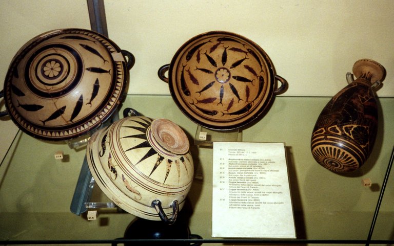 Museo_Nazionale_Taranto_Ceramics.jpg