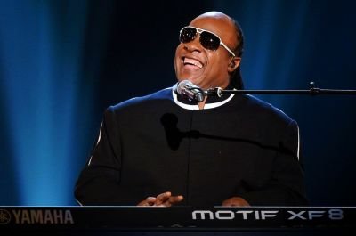 stevie-wonder-smile-performance-a-2017-billboard-1548.jpg