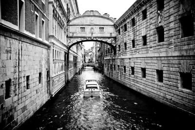 venice-in-black-and-white.jpg