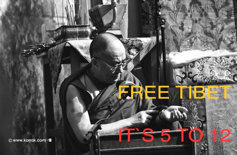 DALAI LAMA-FREE TIBET-ITS5TO12 2002.jpg