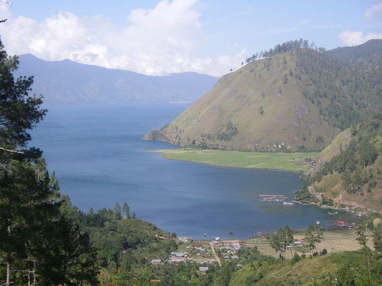 Danau_Laut_Tawar.jpg