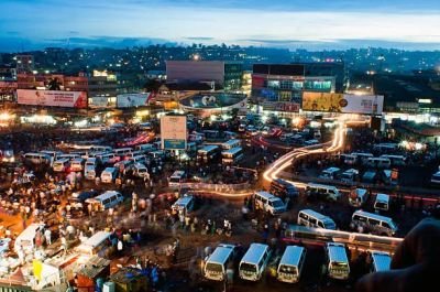 main-bus-station-taxis-downtown-picture-id169709220.jpg