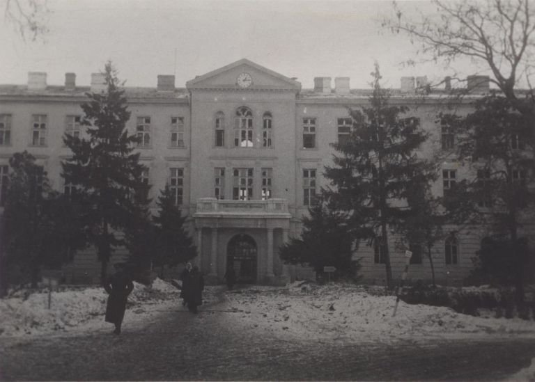 Aleksandrovska-hospital-Sofia-WW2.jpg