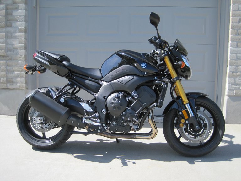 2011_Yamaha_FZ8.jpg