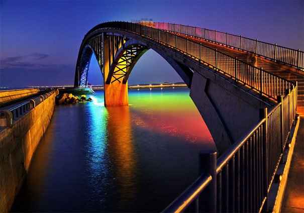rainbow-bridge-taiwan-2.jpg