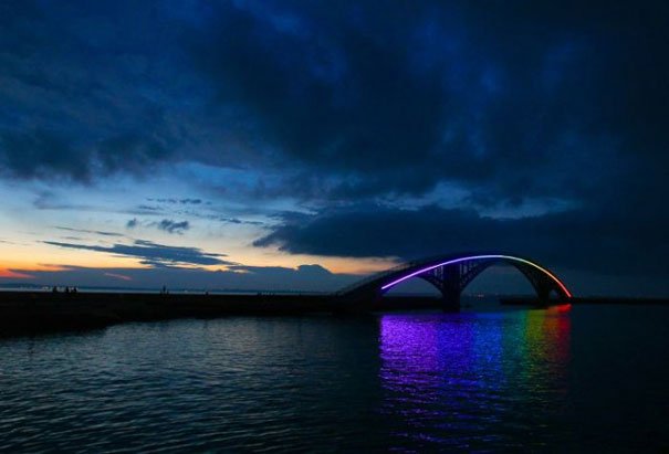 rainbow-bridge-taiwan-3.jpg