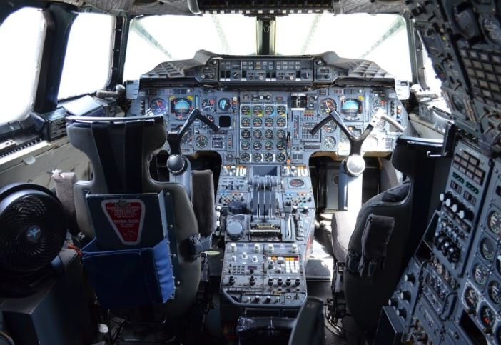 Cockpit.JPG