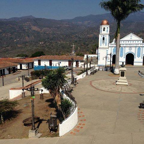 Plaza del Pueblo de Jaji, estado Merida.jpg