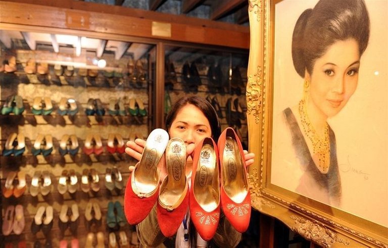 imelda-marcos-shoes-12.jpg