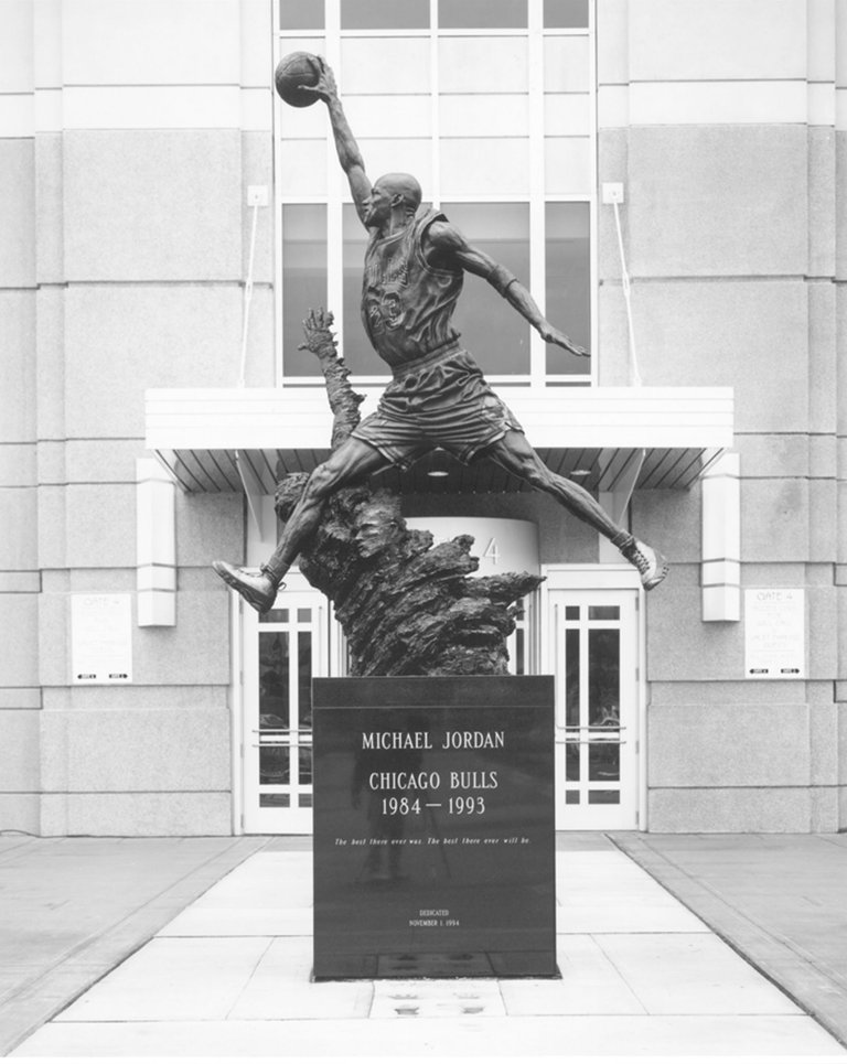 5 Minutes Free Writing - Bronze Statue