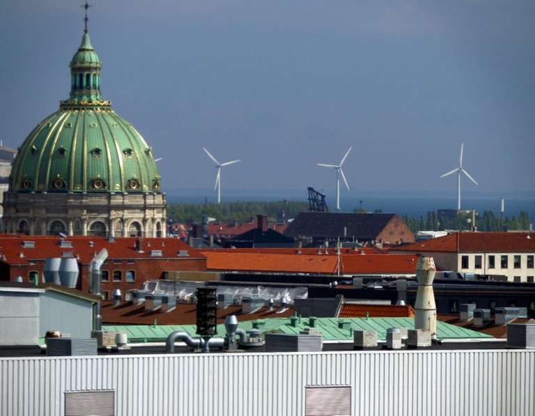 Friederiks Kirke and wind turbines