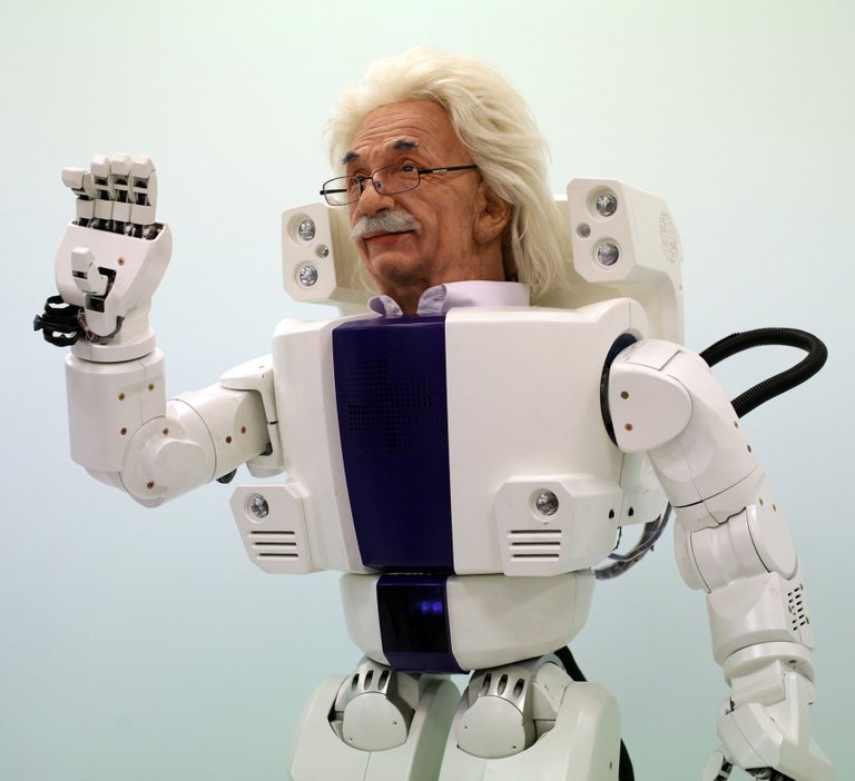 1-8-Einstein-returns4.jpg