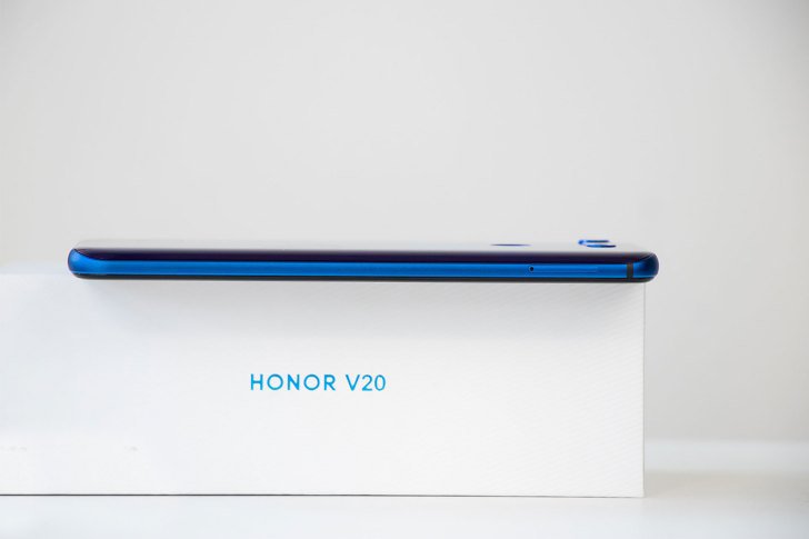 Huawei-Honor-V20-.jpg