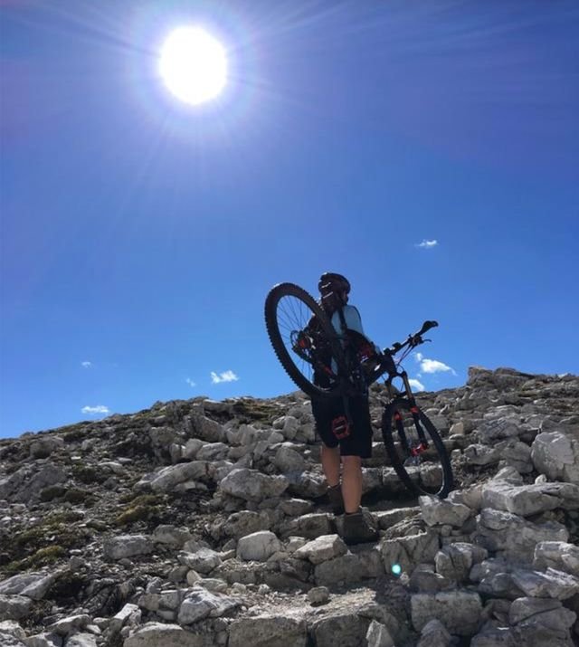 29f450a8cf6da52f0ba5e054814f1733