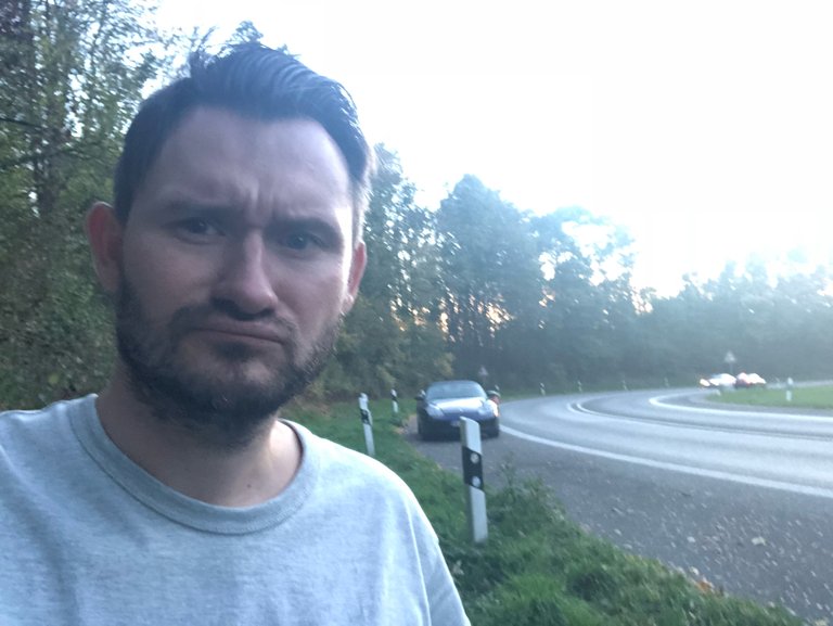 https://s3.us-east-2.amazonaws.com/partiko.io/img/avizor-broken-alternator-on-the-highway---defekte-lichtmaschine-auf-der-autobahn-cyngxdh5-1539449530570.png