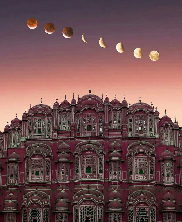 https://s3.us-east-2.amazonaws.com/partiko.io/img/dinkar77-hawa-mahal-in-jaipur-india-1531247909827.png