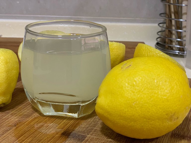 https://s3.us-east-2.amazonaws.com/partiko.io/img/elvielins-hot-lemon-for-cleaning-our-gut-hypqt4ql-1543192427493.png