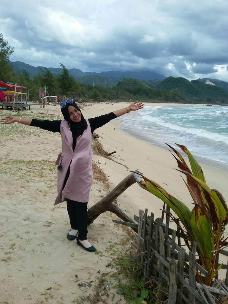 https://s3.us-east-2.amazonaws.com/partiko.io/img/iatefilniza-beauty-of-beach-pulau-kapuk-in-banda-acehh3mnabo9-1535807387834.png