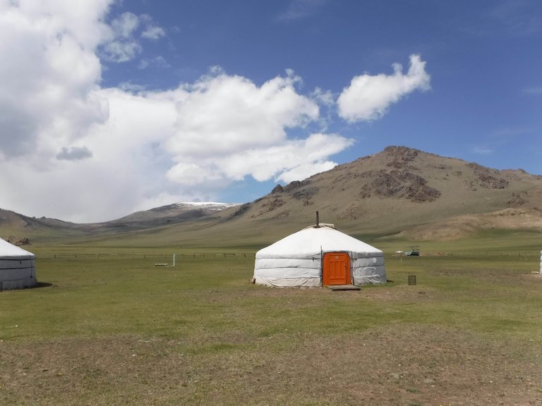 https://s3.us-east-2.amazonaws.com/partiko.io/img/limichelle21-middle-of-somewhere--mongolia-akhj50ql-1536287368130.png