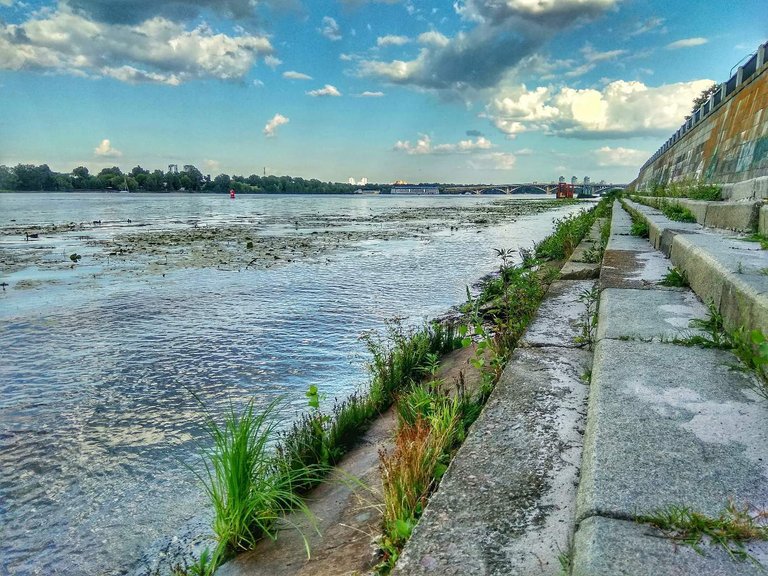 https://s3.us-east-2.amazonaws.com/partiko.io/img/maxgunchenko-embankment-of-the-dnieper-riverxdp9hyuf-1534848619193.png