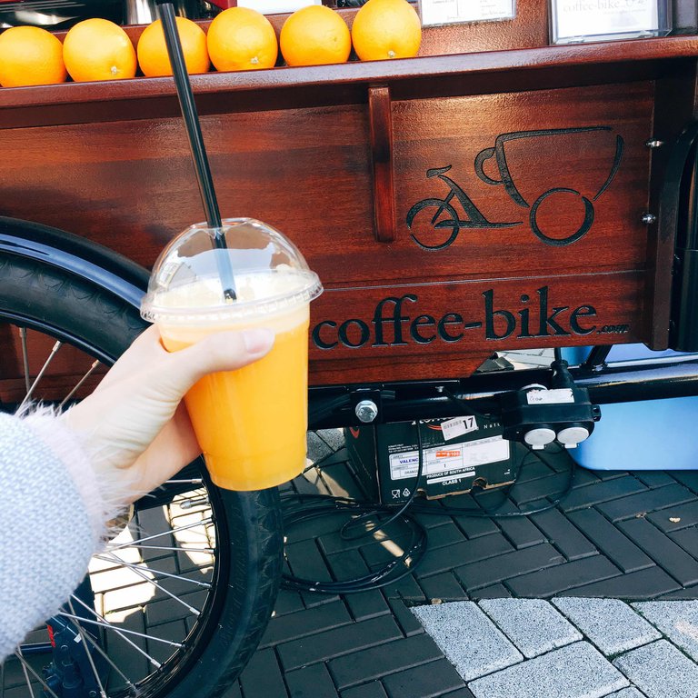 https://s3.us-east-2.amazonaws.com/partiko.io/img/monkeycatwithowl-coffee-bike-zrkebrlx-1538823819187.png