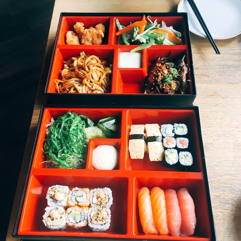 https://s3.us-east-2.amazonaws.com/partiko.io/img/monkeycatwithowl-the-magic-of-bento-box-7jmokj0w-1538648584731.png