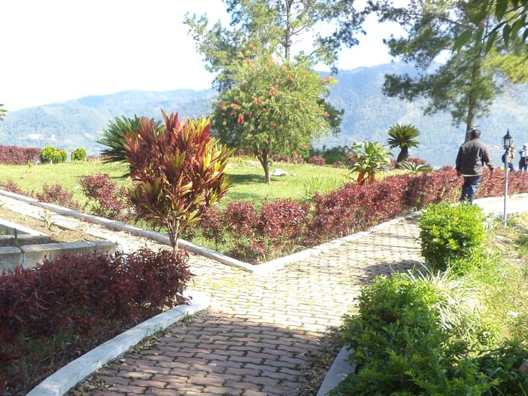 https://s3.us-east-2.amazonaws.com/partiko.io/img/muna-aceh-taman-cantik-hotel-ronggali-1532014643998.png