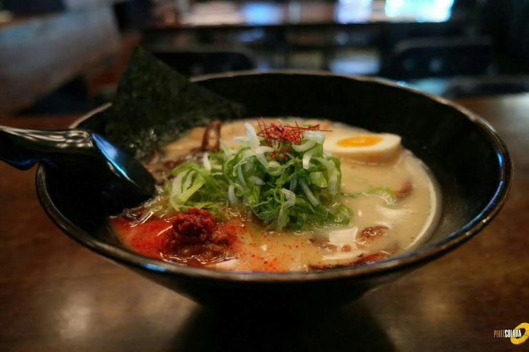 https://s3.us-east-2.amazonaws.com/partiko.io/img/pixelcolada-coming-out-of-my-shell--spicy-tonkatsu-ramen-ulog-eleven-1528425286509.png