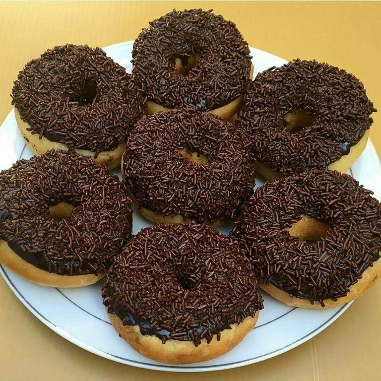 https://s3.us-east-2.amazonaws.com/partiko.io/img/richalyandesty-food-donat-kentang-1531151936767.png