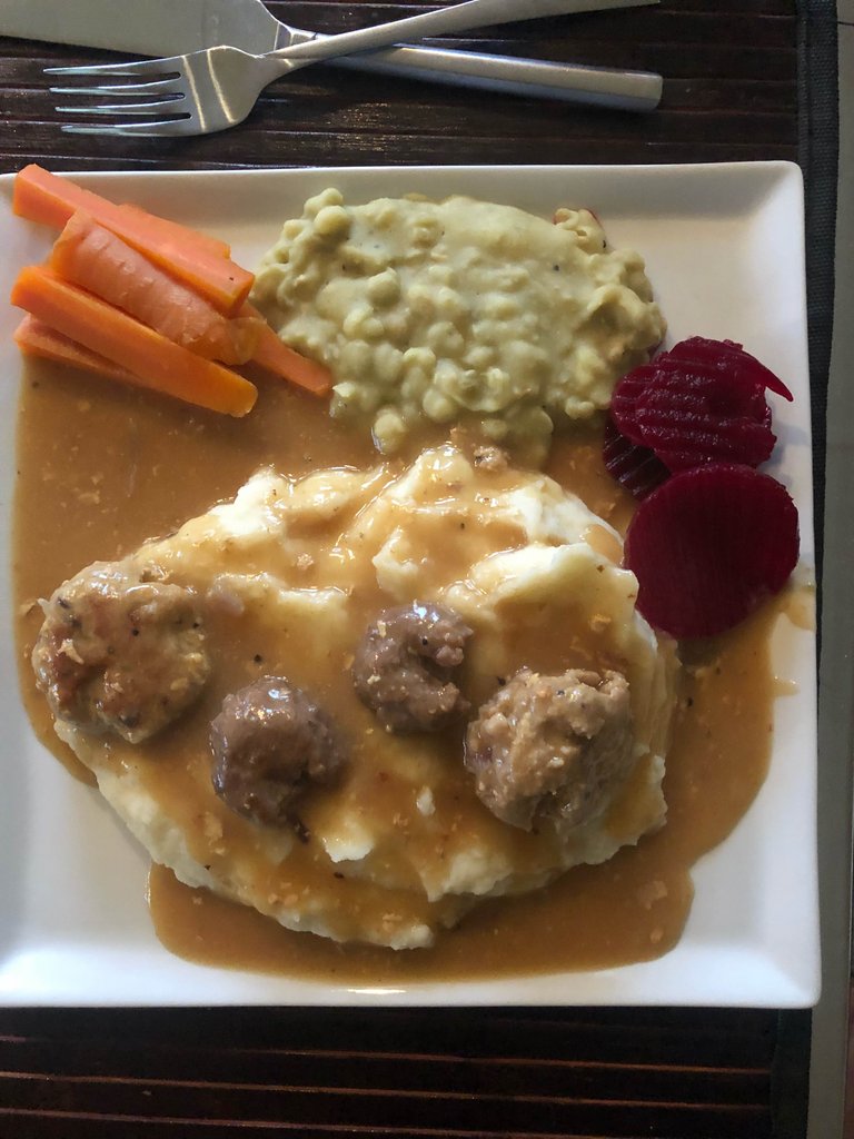 https://s3.us-east-2.amazonaws.com/partiko.io/img/sintfisk-typical-norwegian-dinner-9kn5wwxj-1542465897311.png