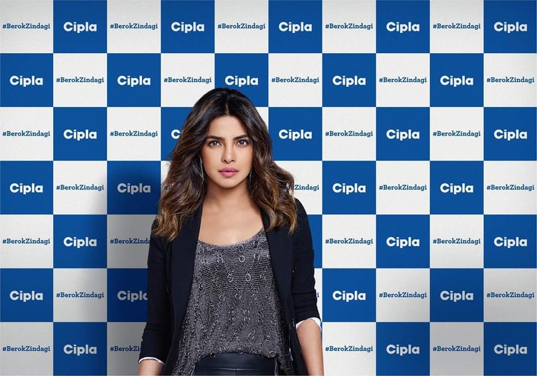 https://s3.us-east-2.amazonaws.com/partiko.io/img/thecryptoplayer-priyanka-chopra-in-functionlpkylz1i-1535994110054.png