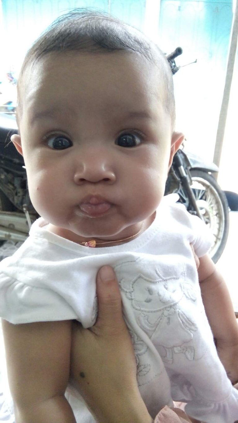 https://s3.us-east-2.amazonaws.com/partiko.io/img/trending36-anak-bayi-yang-imut-1533980611225.png