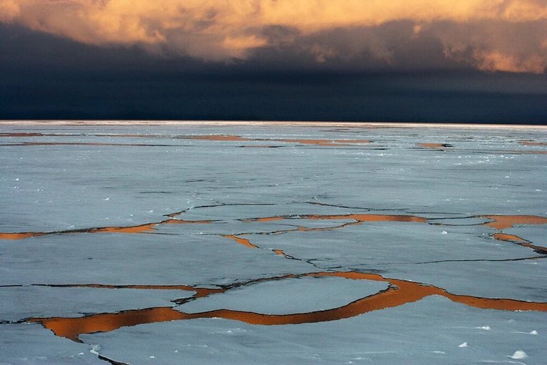 https://s3.us-east-2.amazonaws.com/partiko.io/img/wspace-why-are-the-ice-sheets-descending-into-the-oceans-on-antarctica-melting-q9yaxcvl-1541551542568.png