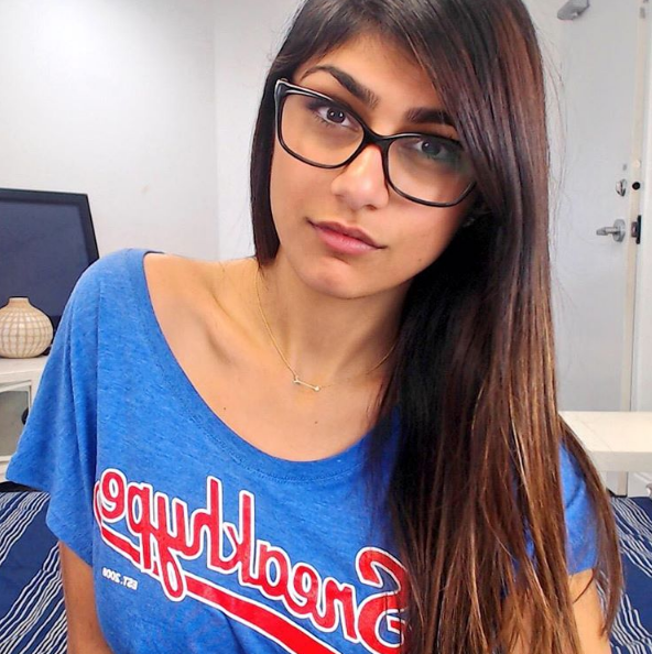 Mia_Khalifa_pic_.png