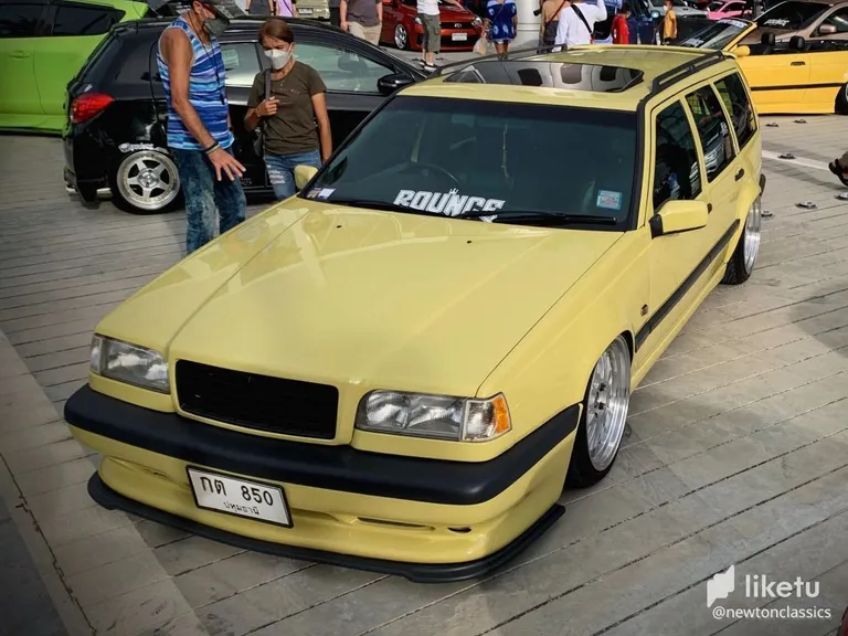 cl5teous300q52amqe5ae1ye5_Thailand-Yellow-0036.jpg