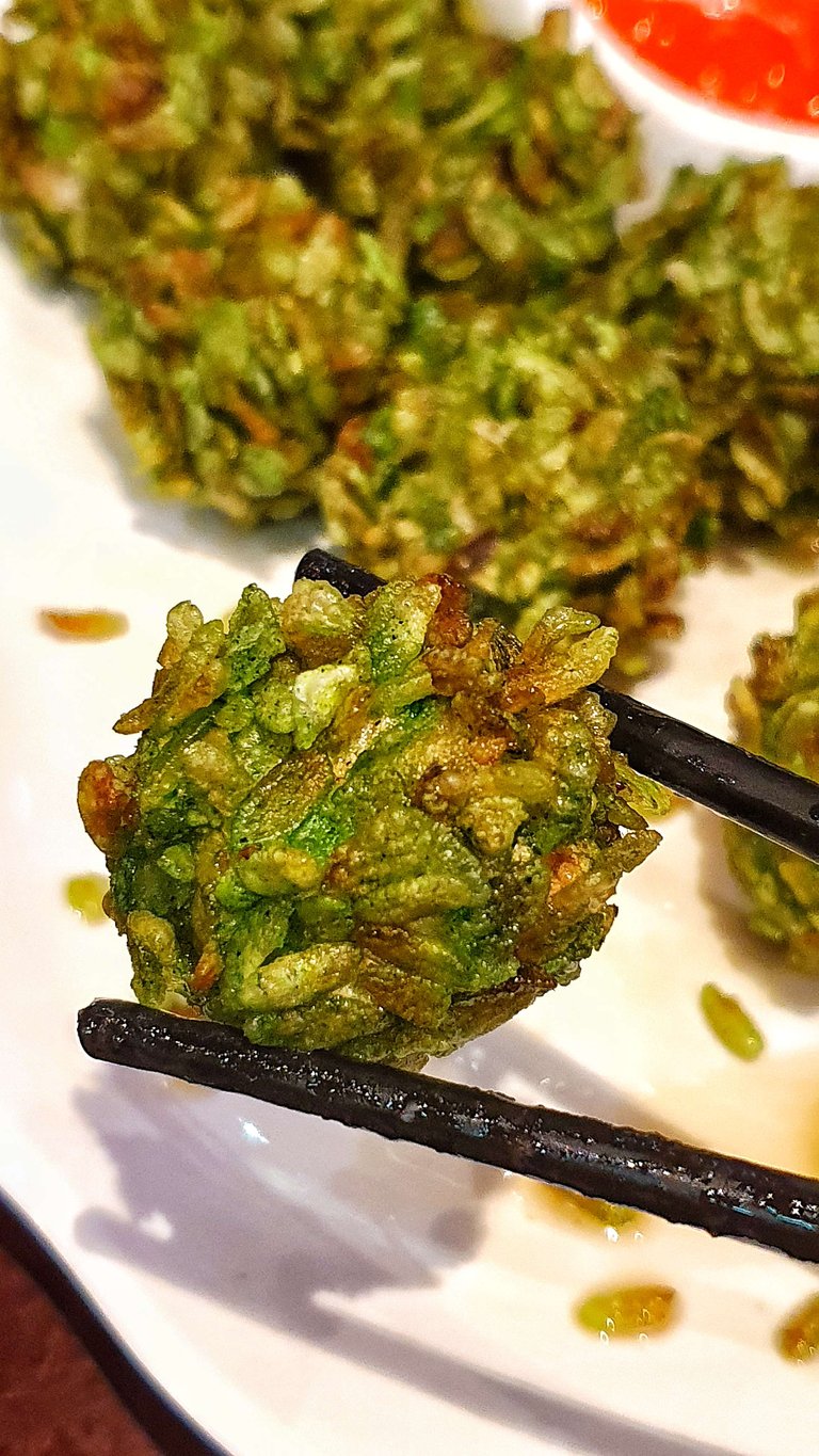 Close up green crispies.png