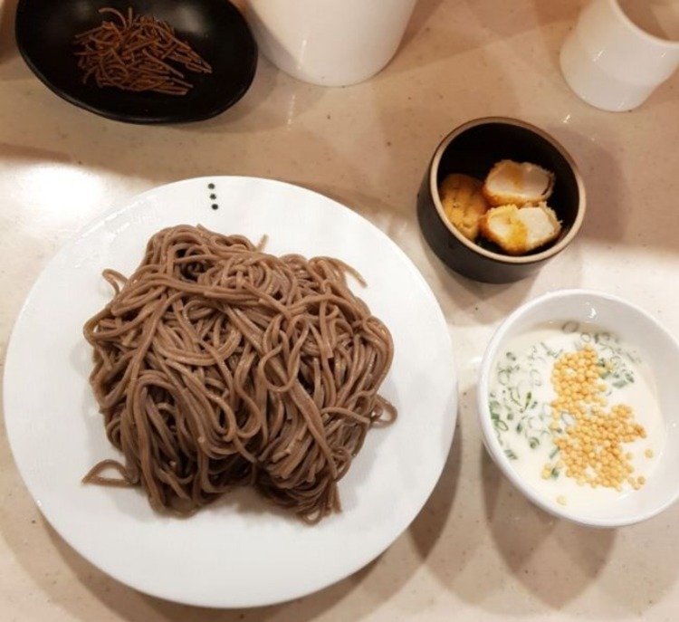 크림자루소바 성게알조개감자칩크림소스에찍.JPG