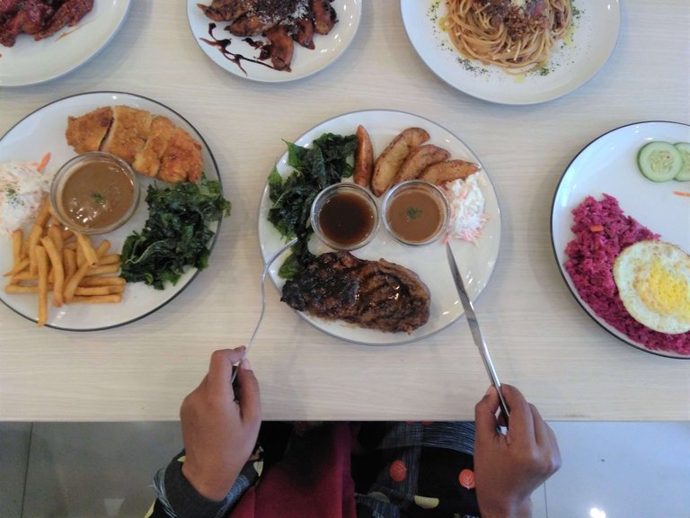 Lunch in Maximum Bistro.jpg