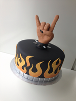 Krasse Metal Torte für deinen 2. Geburtstag!