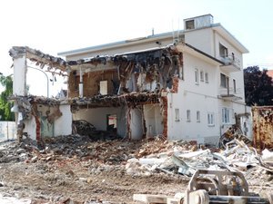 demolition-167738_1920.jpg