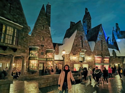 harry potter diagon alley night japan.png